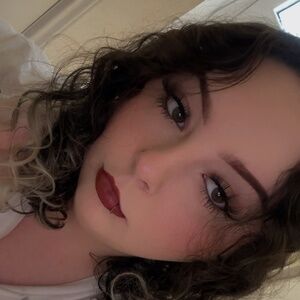 Meet your Posher, Savannah